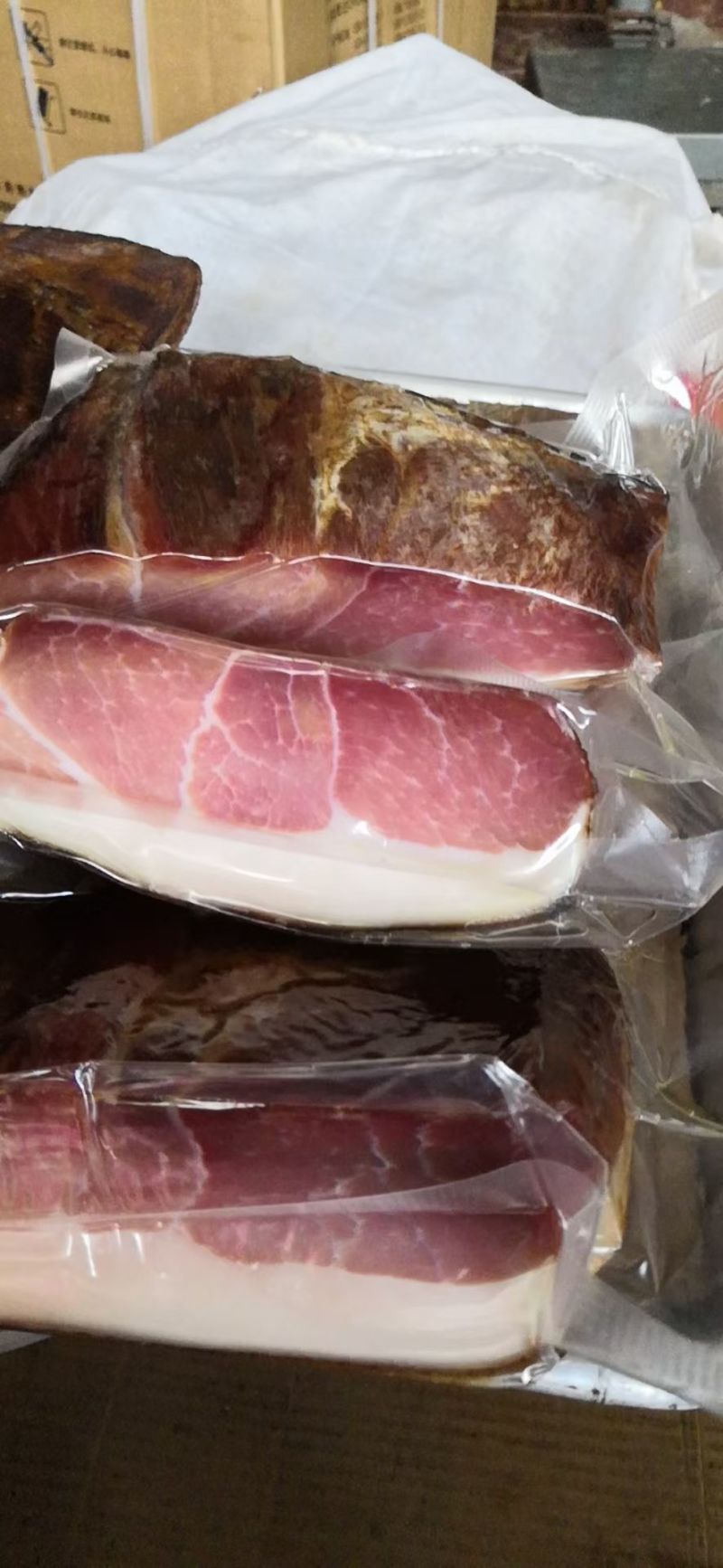 正宗腊肉直供产地直发长期供货品质优良，高山腊肉