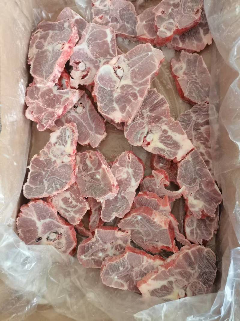 国产满肉猪颈骨6.5元斤20斤箱排骨米饭。酱大