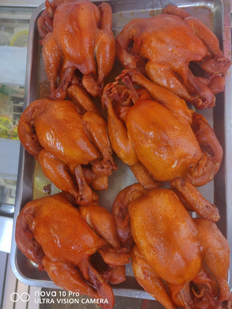 肘子，猪尾巴，烧鸡