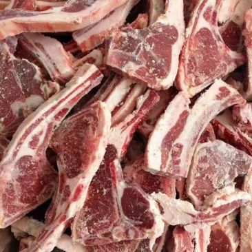 战斧羊排，烤肉🥩**，23元一斤，一件20斤。