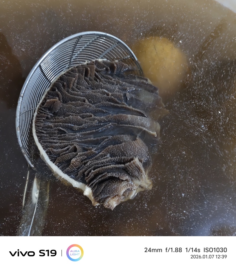 精品黑毛肚厚实爽脆***产地直发，量大从优