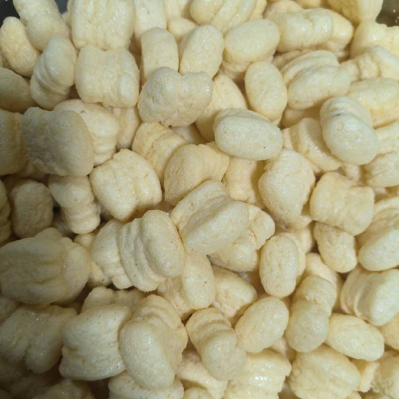 河北膨化食品原头工厂，麦香鸡味块非油炸食品，散装**。
