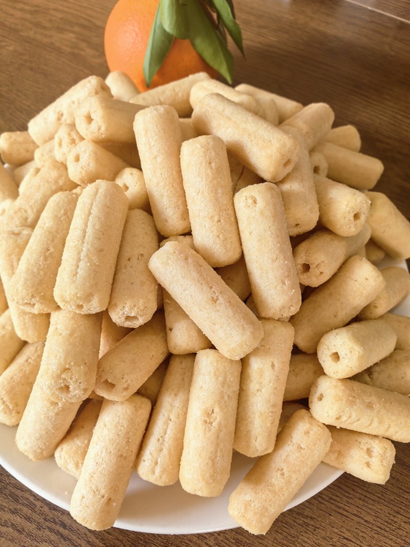 河北膨化食品厂家批发，米果非油炸，散装一箱净重十斤。