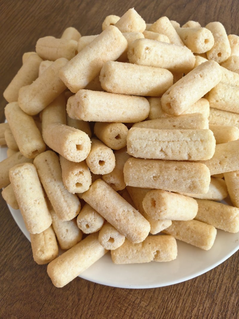河北膨化食品厂家批发，米果非油炸，散装一箱净重十斤。
