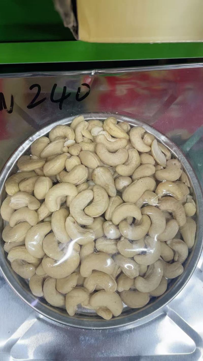 精选腰果干腰果坚果长期供货价格实惠运输便利欢迎老板联系