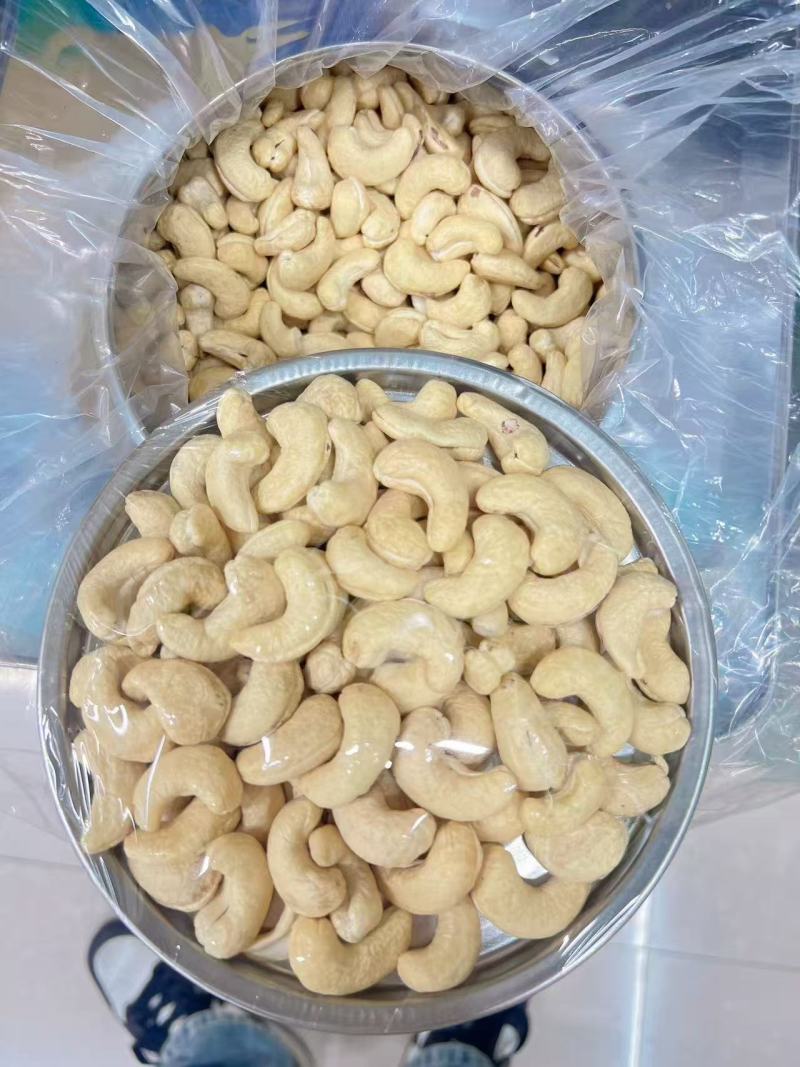 精选腰果干腰果坚果长期供货价格实惠运输便利欢迎老板联系
