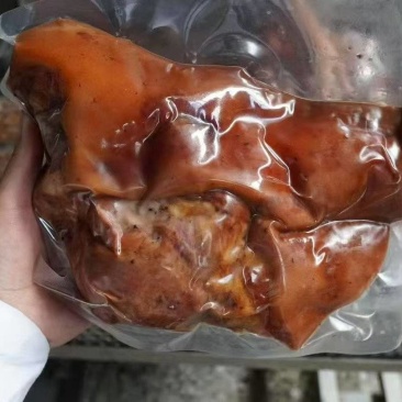 熟猪头肉，真空包装，精修去肥膘，开袋即食后厨更省心
