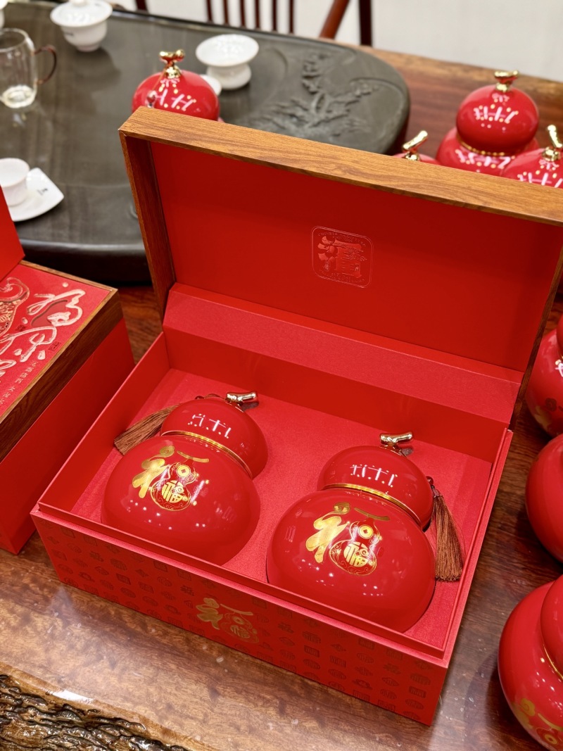 1斤。（高档陶瓷）春茶正山小种红茶蜜兰香茶叶送人礼盒装