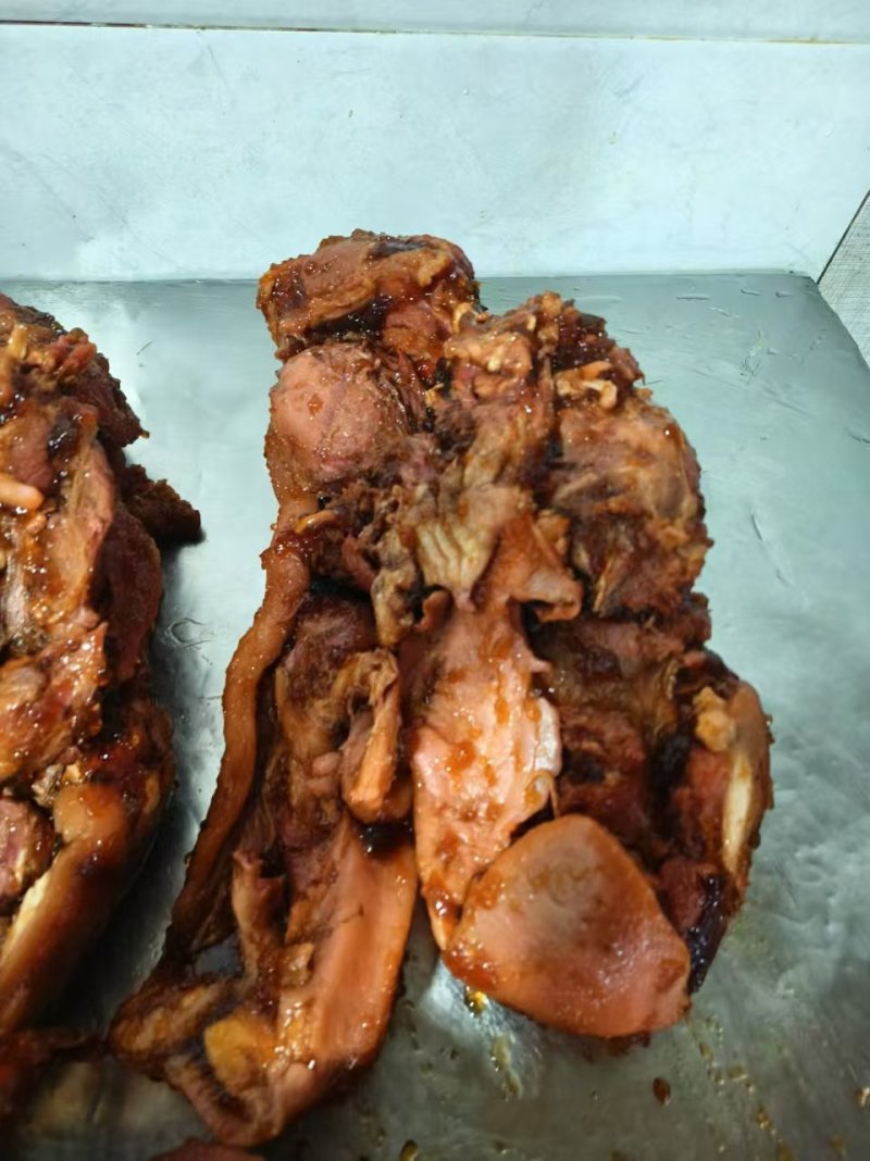 正宗猪头肉，开袋熟食下酒菜成人，全国发货，欢迎进店沟通。