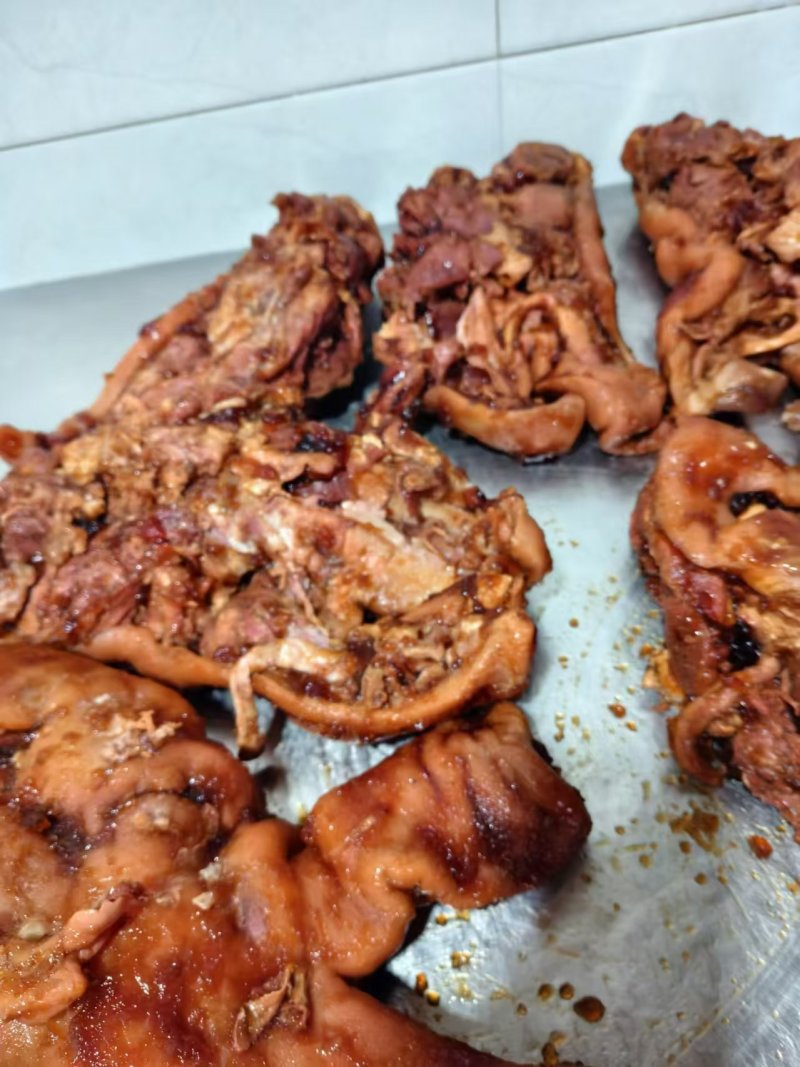 正宗猪头肉，开袋熟食下酒菜成人，全国发货，欢迎进店沟通。