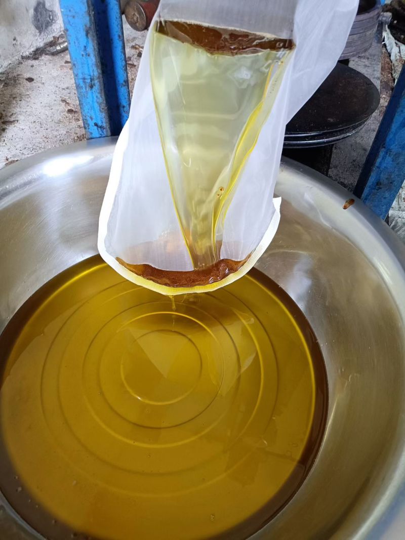 广西梧州农家山茶籽油山茶油批发