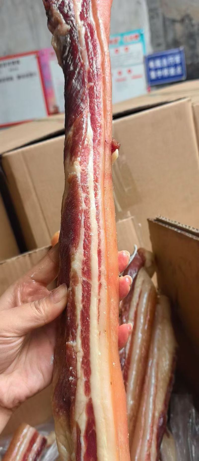 各种腊肉食品打包现厂