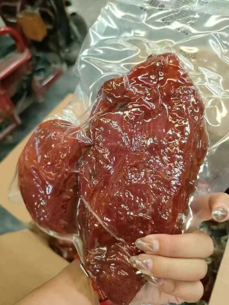 各种腊肉食品打包现厂