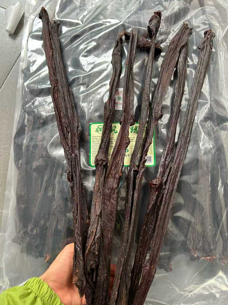 各种腊肉食品打包现厂