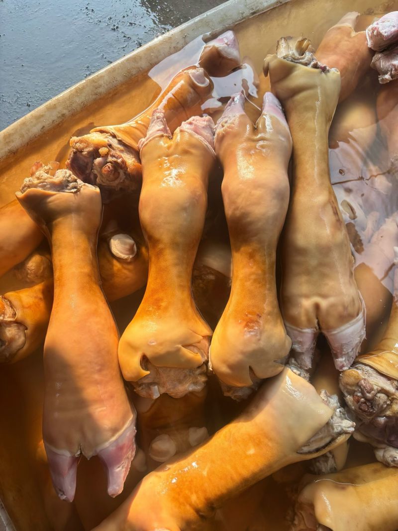 火烧毛带骨牛蹄
