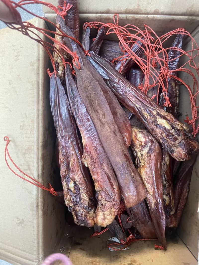 腊猪舌头干度好颜色纯正适合所有人群食用常年批发