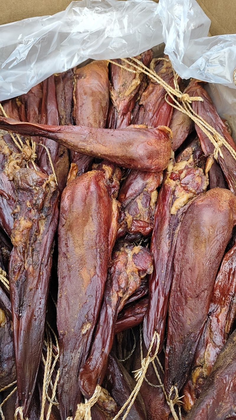 腊猪舌头干度好颜色纯正适合所有人群食用常年批发