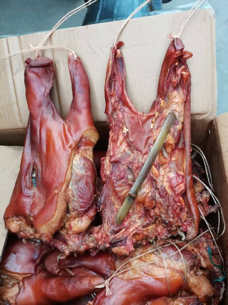 腊猪头干度好颜色纯正适合所有人群食用1个5斤左右常年批发