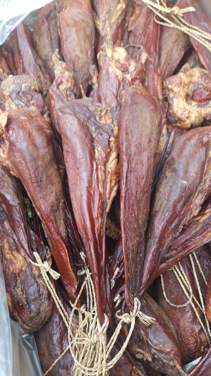 腊猪舌头干度好颜色纯正适合所有人群食用常年批发