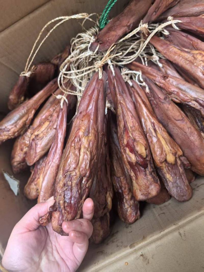 腊猪舌头干度好颜色纯正适合所有人群食用常年批发