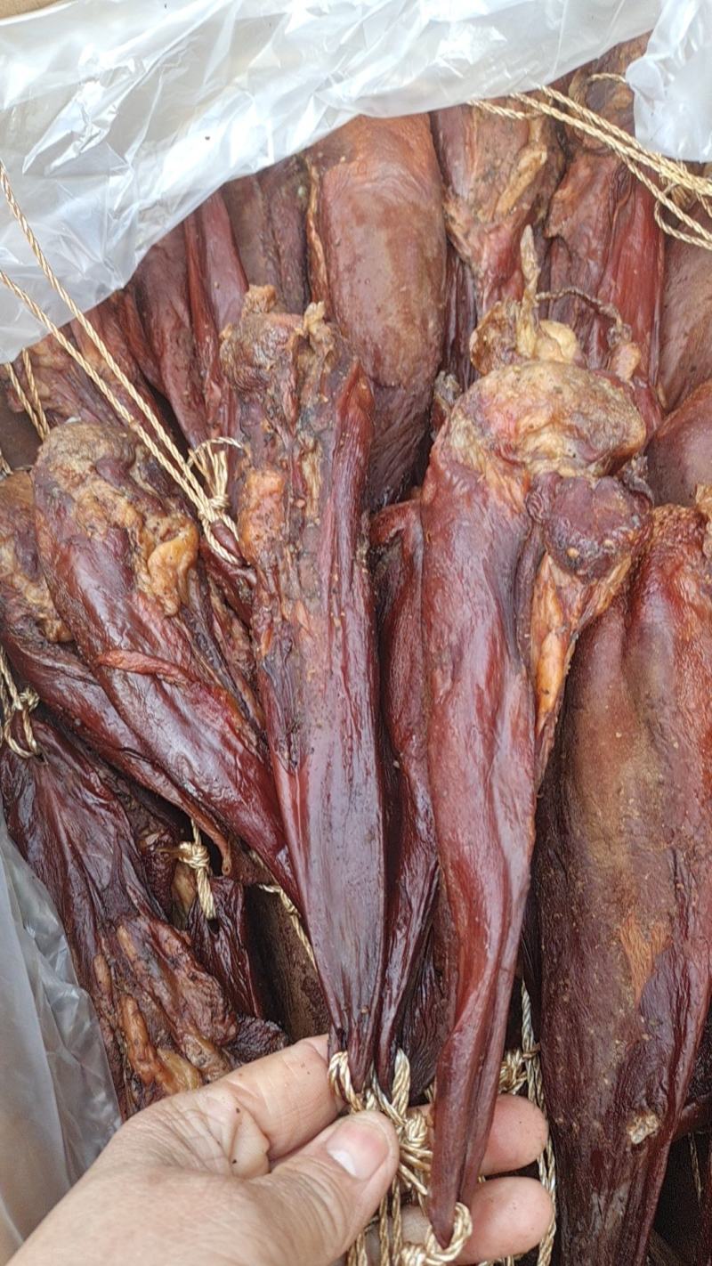 腊猪舌头干度好颜色纯正适合所有人群食用常年批发
