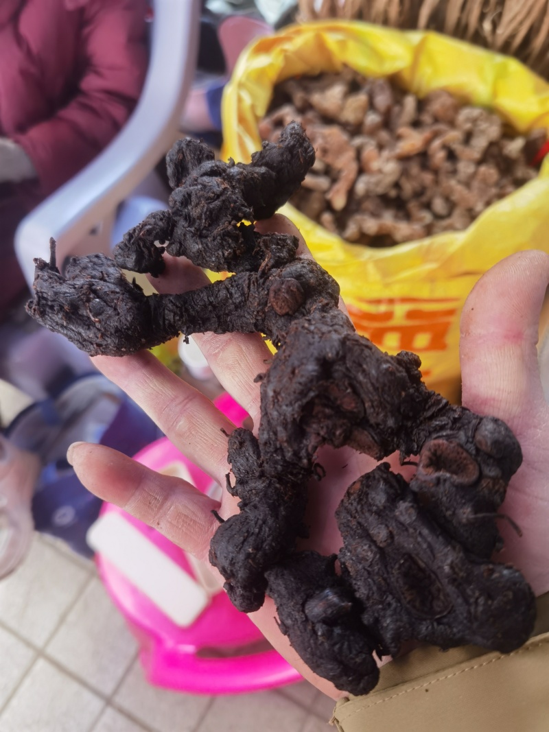 九蒸九晒黄精，一手货源，支持全国发货。