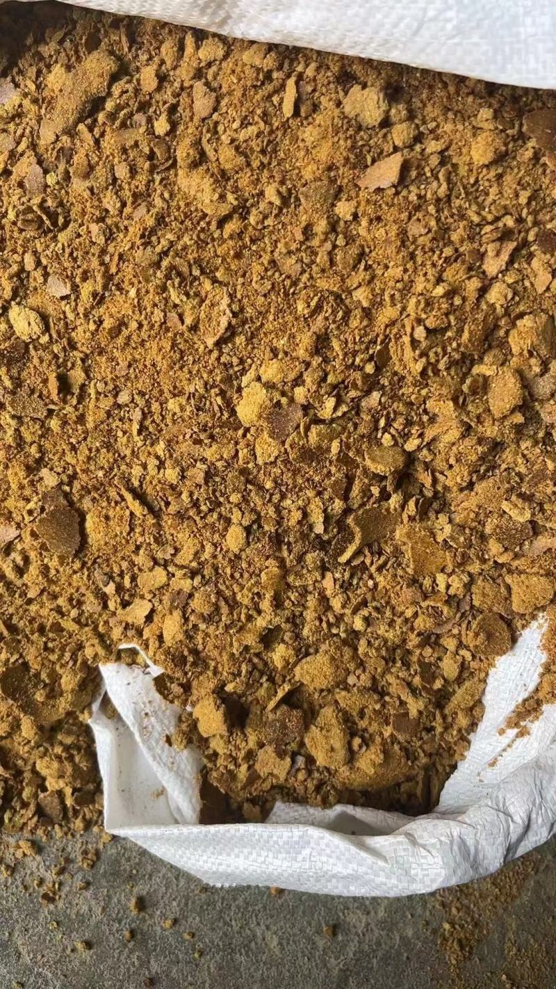 玉米胚芽油饼:脂肪8-12，蛋白16-18，育肥效果好！