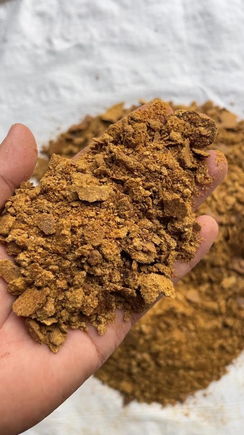 玉米胚芽油饼:脂肪8-12，蛋白16-18，育肥效果好！
