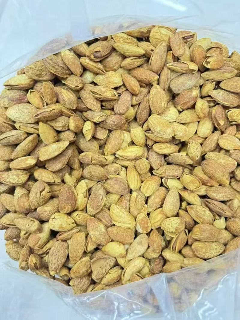 热卖巴旦木纸皮巴旦木坚果口感好价格实惠味道佳欢迎老板电联