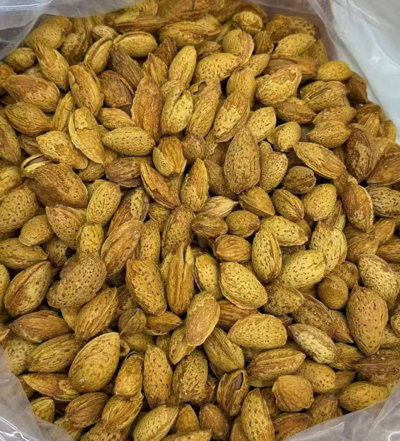 热卖巴旦木纸皮巴旦木坚果口感好价格实惠味道佳欢迎老板电联