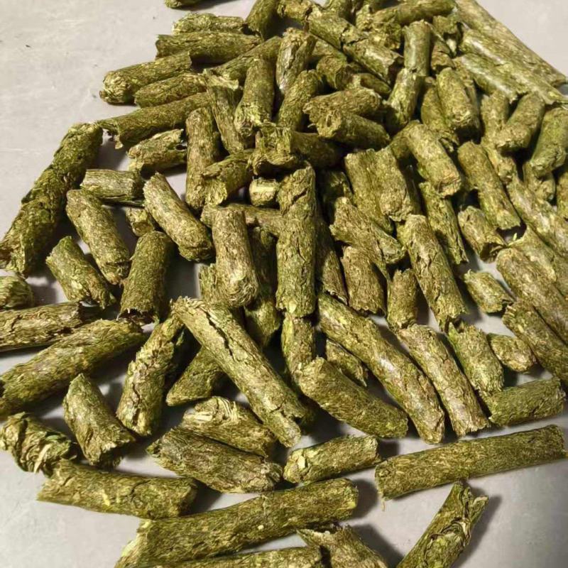 花生秧熟化草颗粒，玉米花生秧颗粒