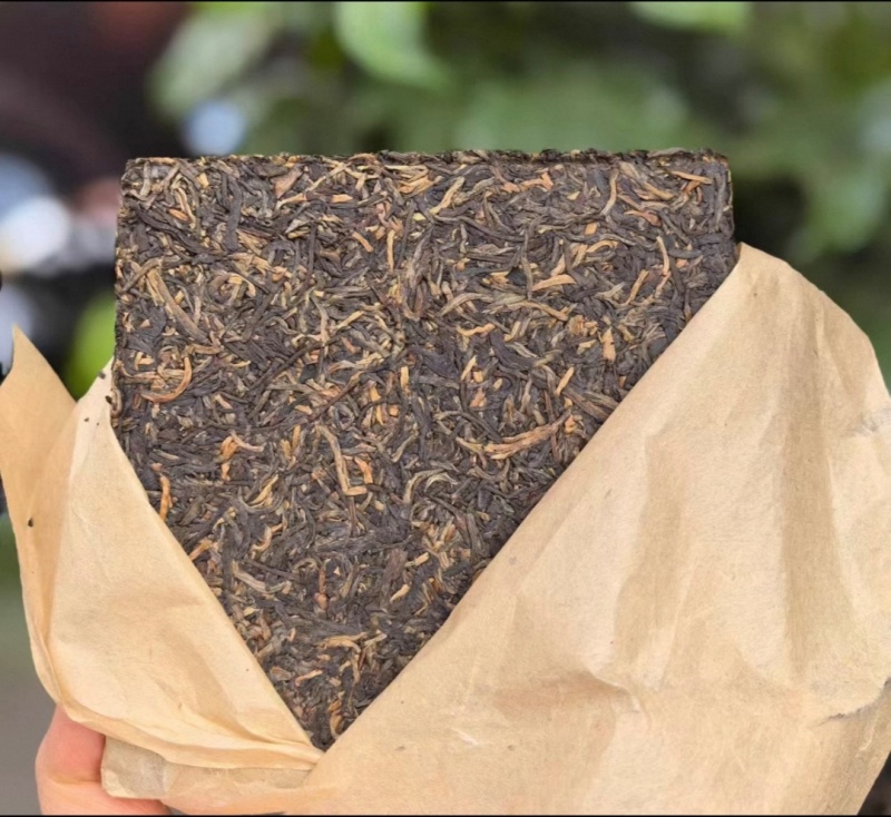2001年班章小白菜350克/片，全部现货可批发单卖不接电商