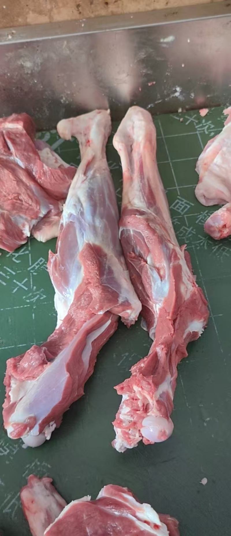内蒙古羊肉，新鲜上市，现杀现卖，牧区放养，产地直发，欢迎咨询