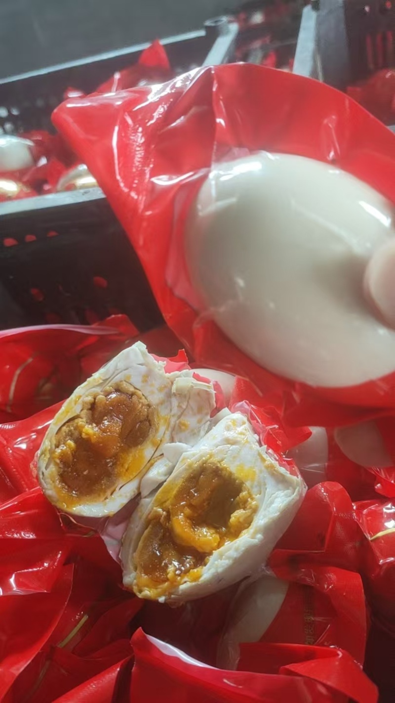 真空破壳咸鸭蛋