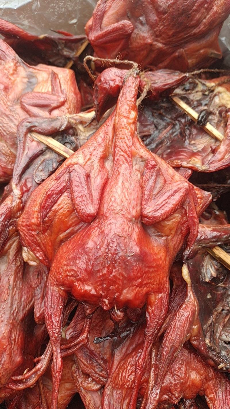 家养烟熏腊鹌鹑烧烤夜店景区煎炒烹炸烤100只起批常年批发