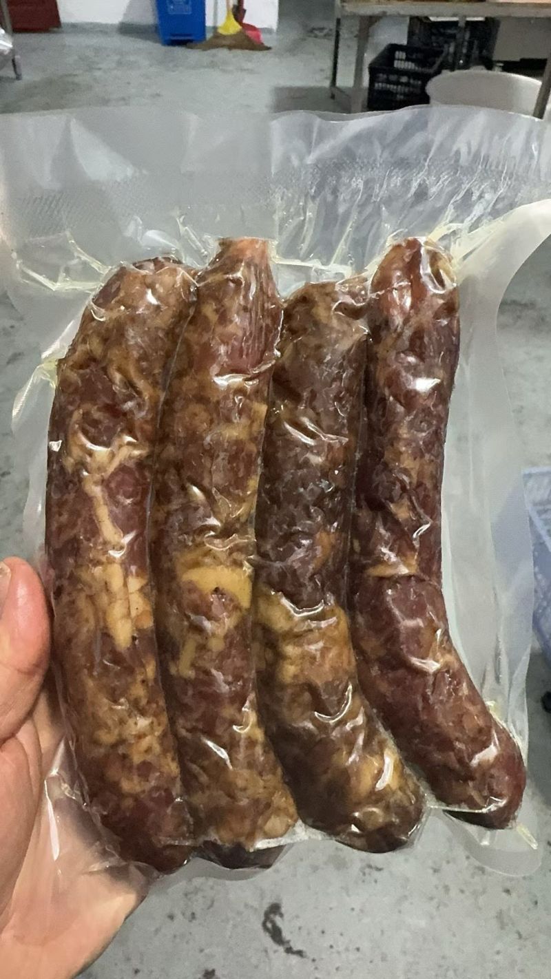 正中贵州赫章400斤以上熟食土猪香肠自己的加工厂欢迎来电