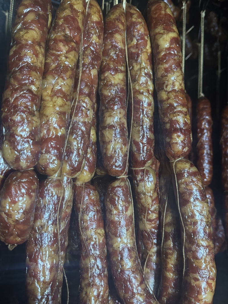 正中贵州赫章400斤以上熟食土猪香肠自己的加工厂欢迎来电