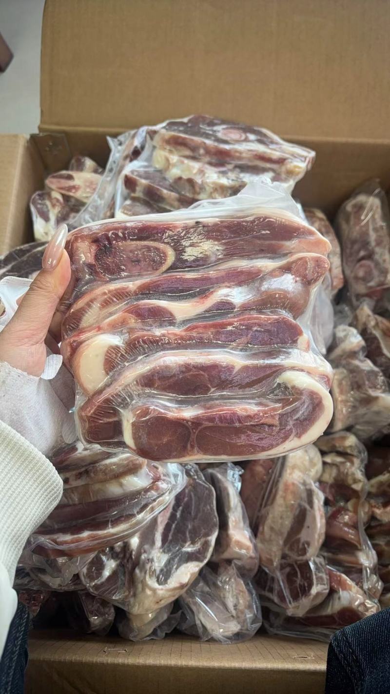 东乡贡羊羊前腿