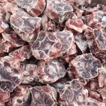 新到羊脖骨，含肉量高