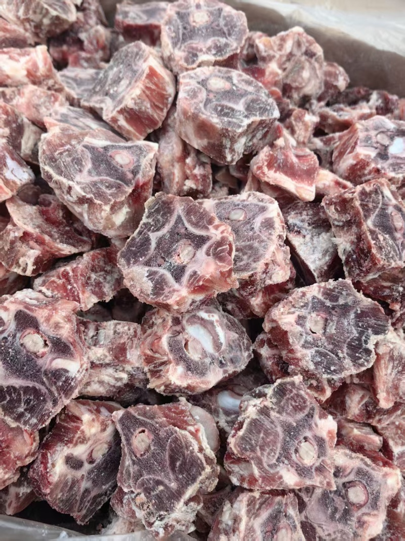 新到羊脖骨，含肉量高