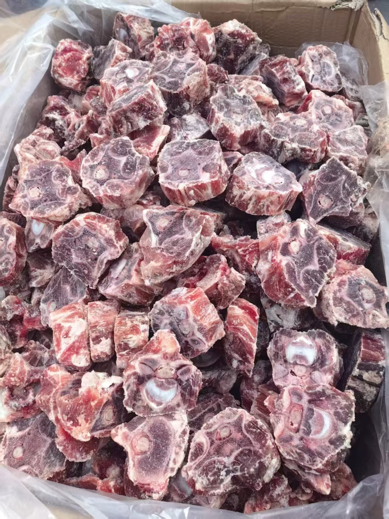 新到羊脖骨，含肉量高