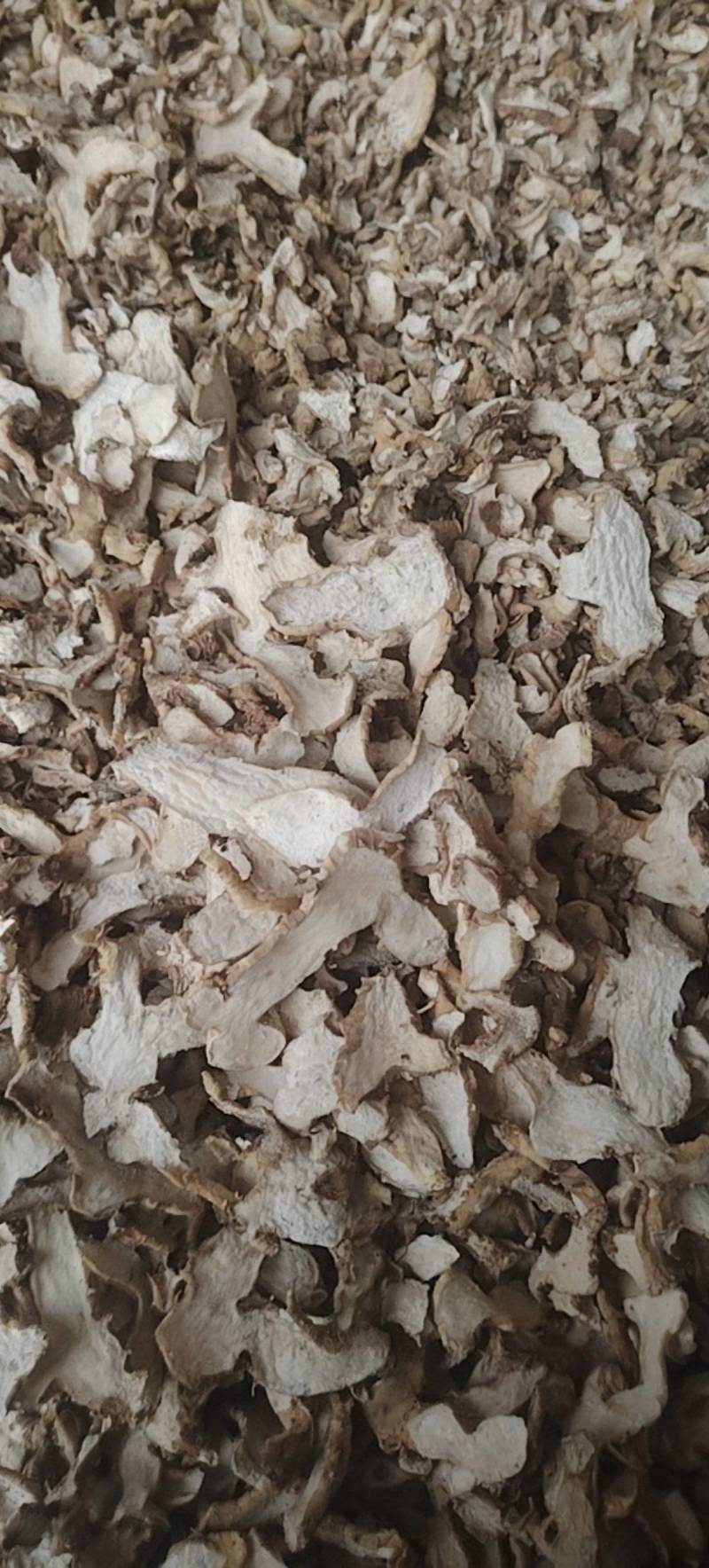 黄精片，四川多花姜型甜黄精，水洗切片烘干