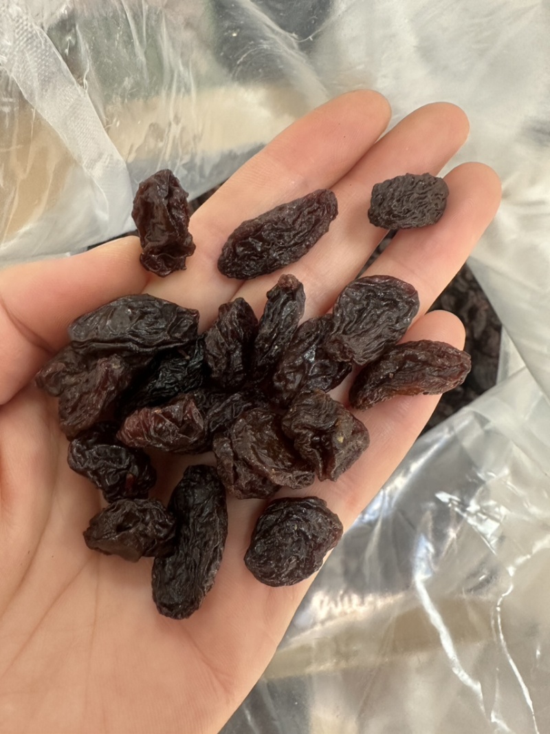 新疆红提干红葡萄干无籽大量现货