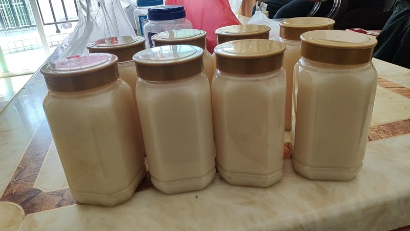纯正冬蜂蜜，自家爸爸打的纯正冬蜂蜜，有五百斤标价为批发价
