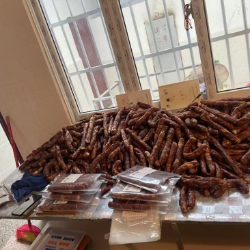 贵州天黔香香肠（采用农家新鲜大肥猪肉腌制后青岗碳烤制而成平塘