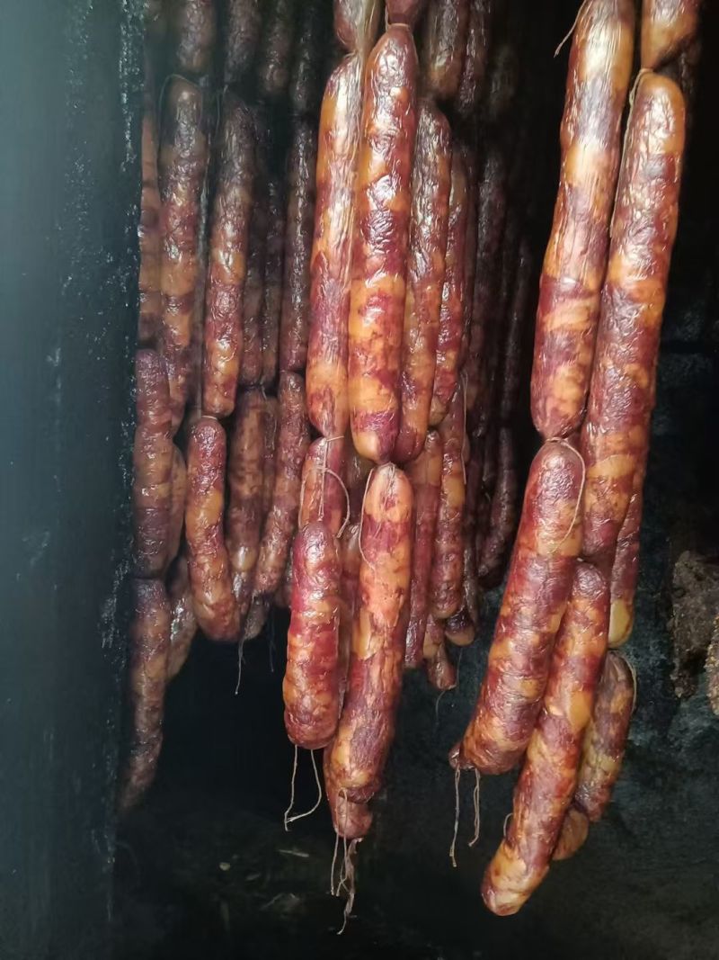 贵州天黔香香肠（采用农家新鲜大肥猪肉腌制后青岗碳烤制而成平塘