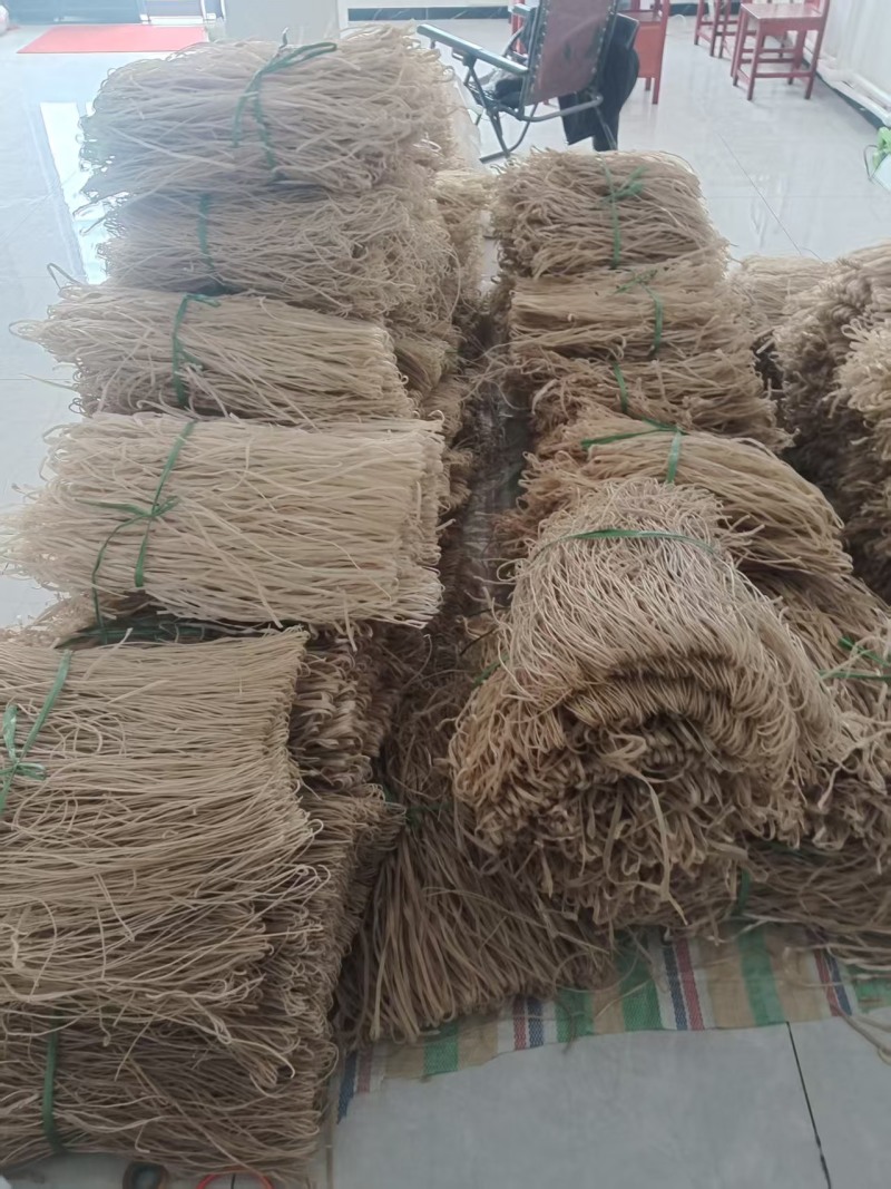 纯手工红薯粉条有几千斤量大优惠