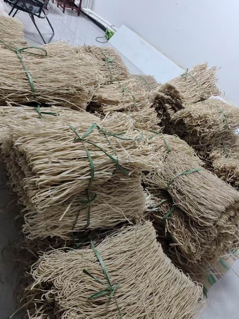纯手工红薯粉条有几千斤量大优惠