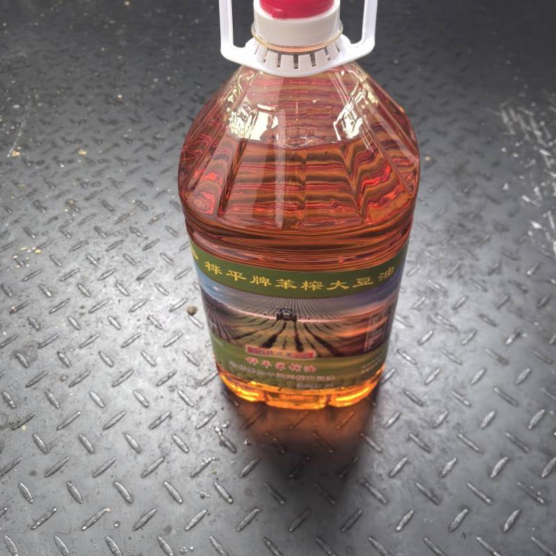 笨榨大豆油，物理（中温）压榨，口感好，颜色清亮，食用安全