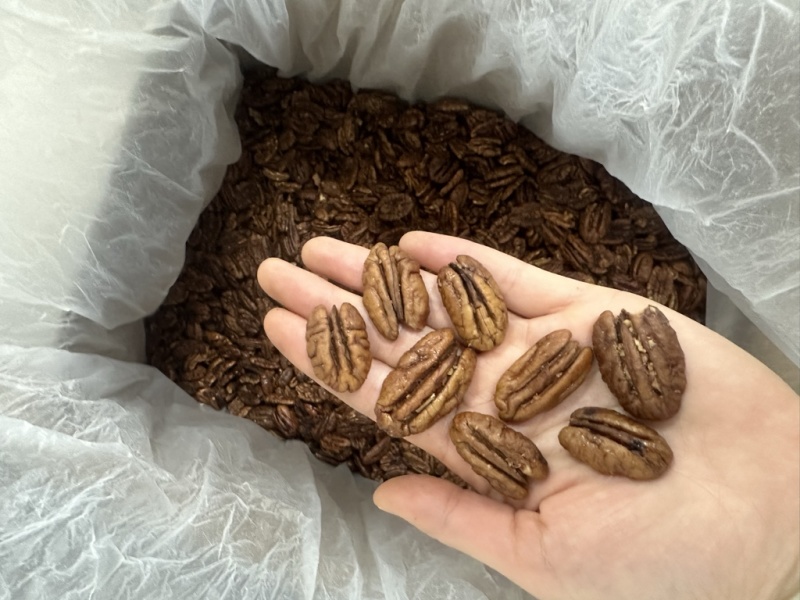 碧根果仁奶香味去壳长寿果大量现货